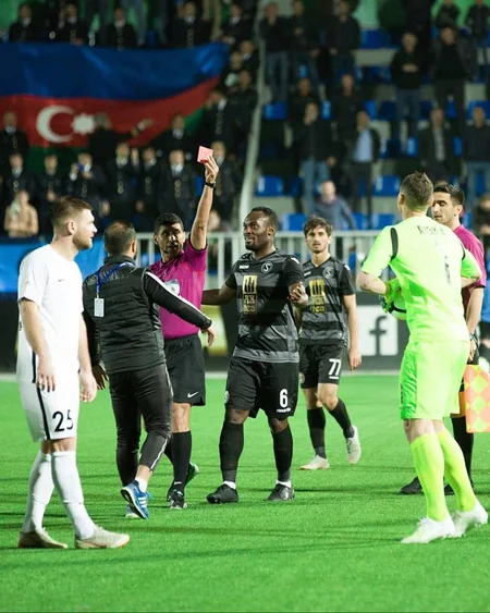 Neftçi çempionluq uğrunda mübarizədə vacib xal itirib