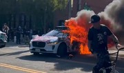 В Лос-Анджелесе во время протестов пострадали двое полицейских