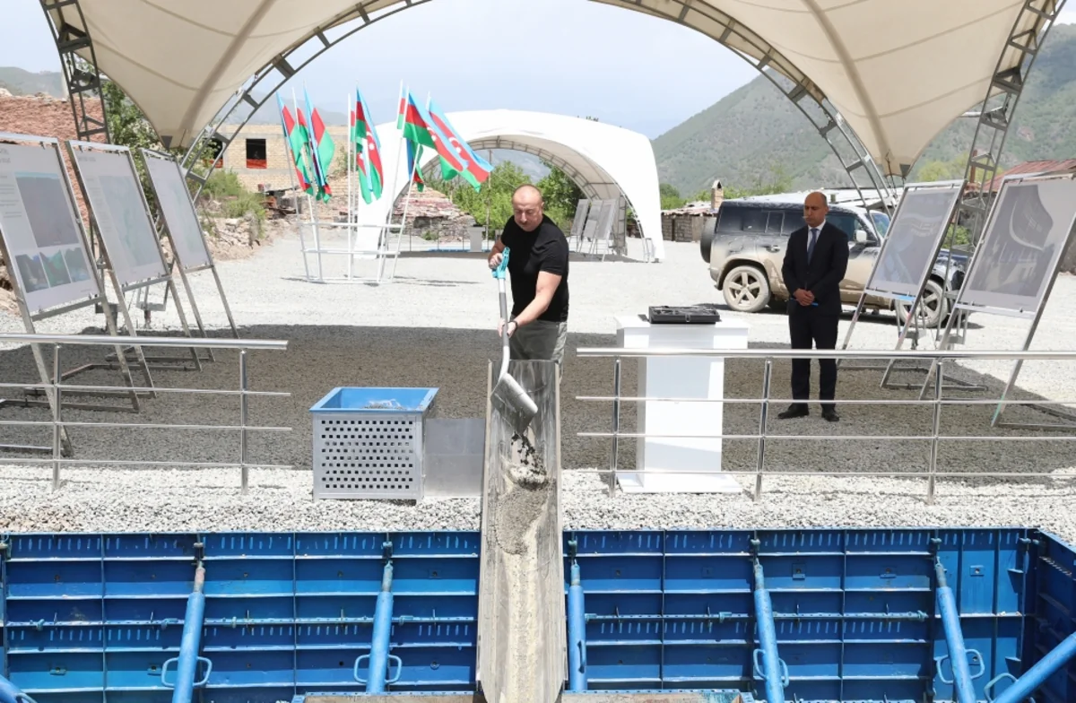 Azərbaycan Prezidenti Kəlbəcər şəhərində məktəb binasının təməlini qoyub