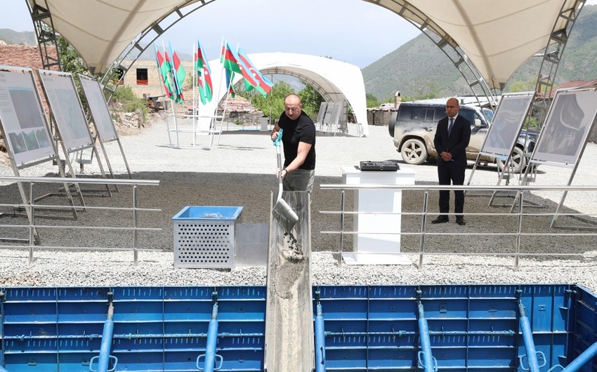 President Ilham Aliyev lays foundation stone for school in city of Kalbajar