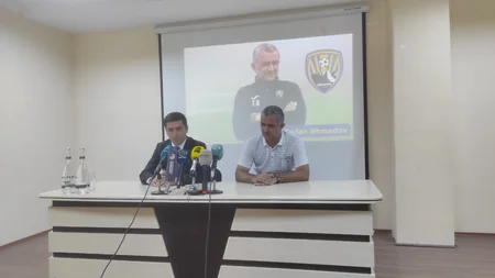 Tərlan Əhmədovun Kəpəzin baş məşqçisi kimi təqdimatı olub