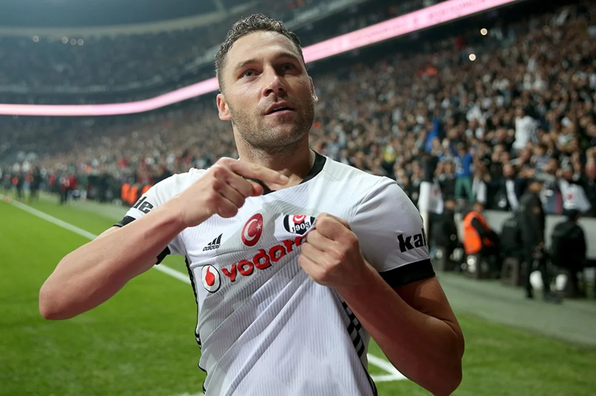 “Beşiktaş”ın futbolçusu karyerasını Çində davam etdirəcək