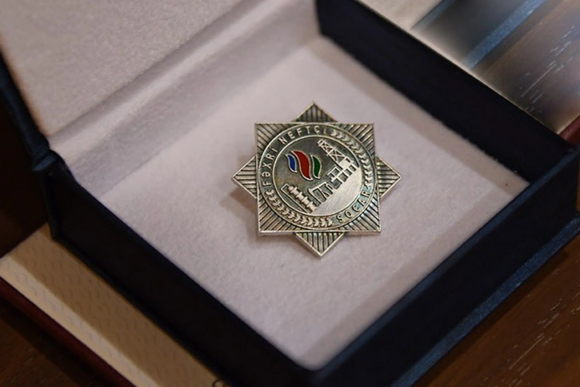 SOCAR-ın bir qrup əməkdaşı “Fəxri neftçi” döş nişanı ilə təltif olunub