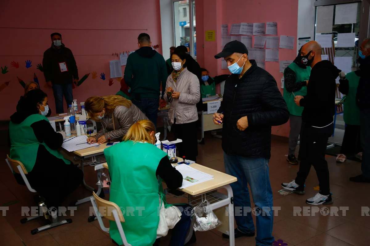 Tbilisi sakinləri mer seçir – FOTOREPORTAJ