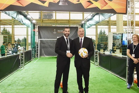 President Ilham Aliyev views Bakutel 2018 exhibition