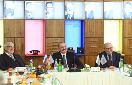 İlham Əliyev TASS agentliyində Rusiyanın aparıcı KİV-lərinin rəhbərləri ilə görüşüb