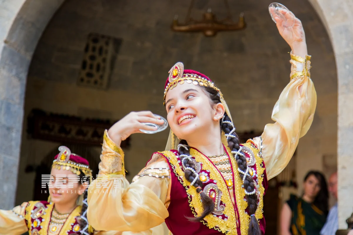 Əsrlərin yaddaşı layihəsinin təqdimatı keçirilib