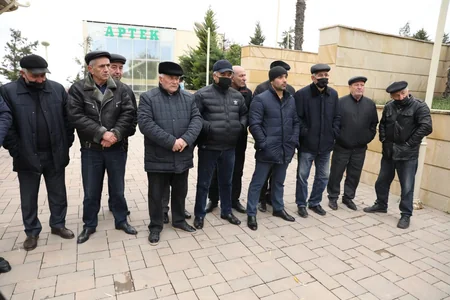 Azəriqaz Qubadakı sahibkarların problemlərini dinləyib