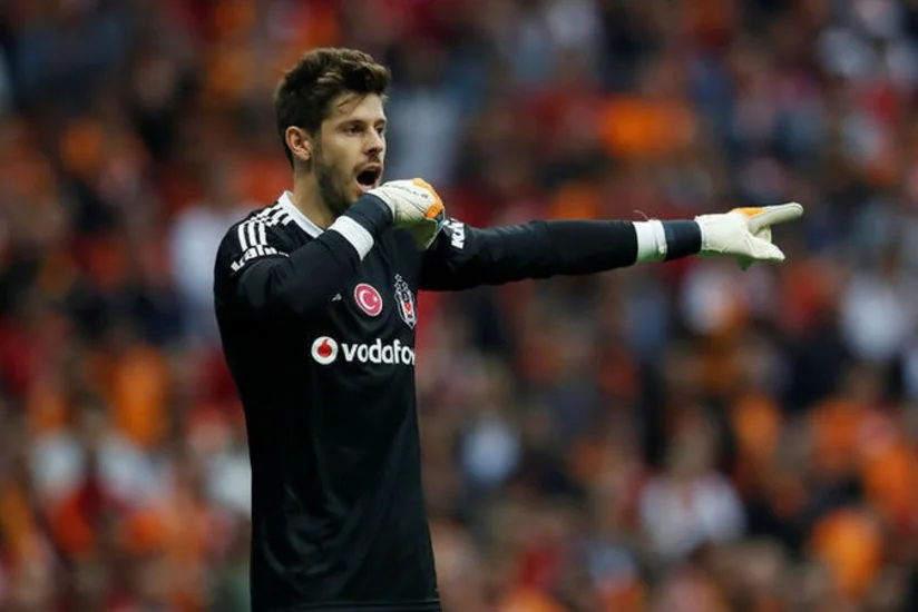 Beşiktaş klubu ispaniyalı qapıçı ilə yollarını ayırıb