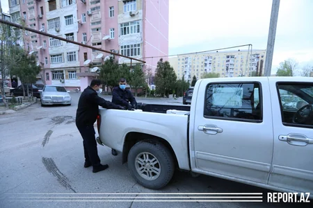 SOCAR Sumqayıtdakı aztəminatlı ailələrə və ahıl vətəndaşlara ərzaq yardımı edir - VİDEO