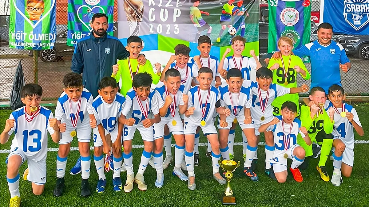 “Sabah”ın U-12 komandası Türkiyədəki beynəlxalq turnirin qalibi olub