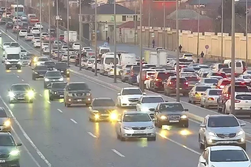 Bakının bir sıra yollarında sıxlıq müşahidə olunur - SİYAHI