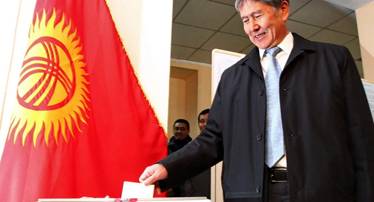 Qırğızıstan lideri ölkədə keçirilən prezident seçkilərində səs verib