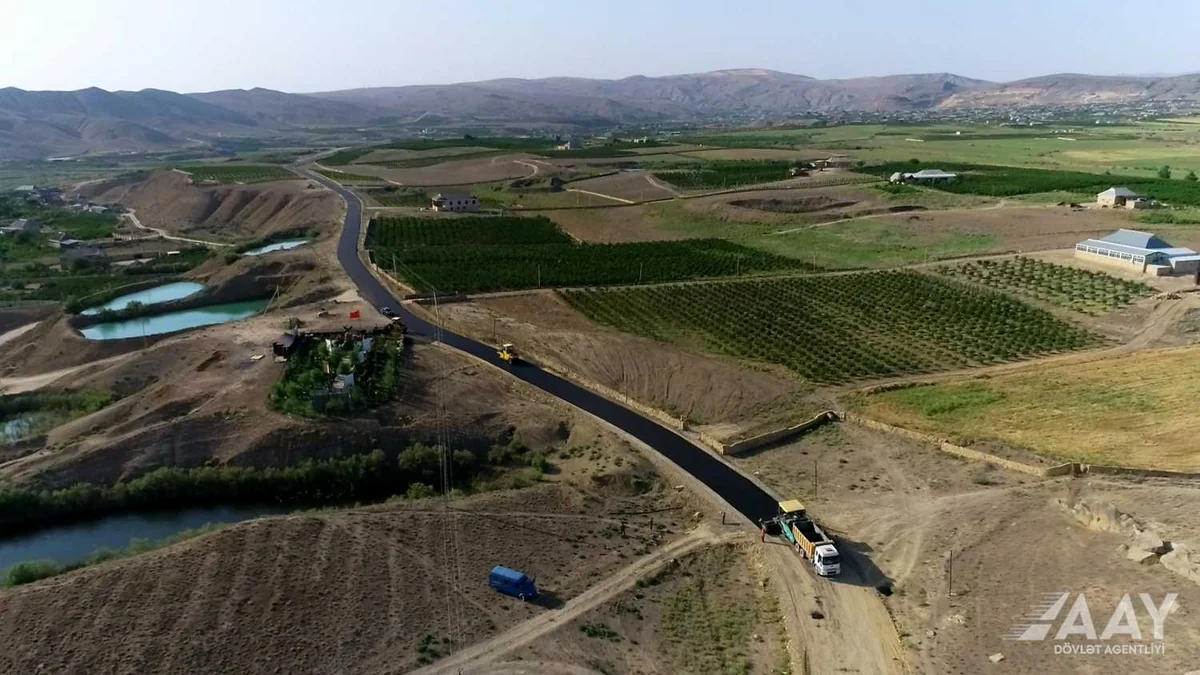 Hacıqabulda 12 min nəfərin istifadə etdiyi yolun asfaltlanmasına başlanılıb