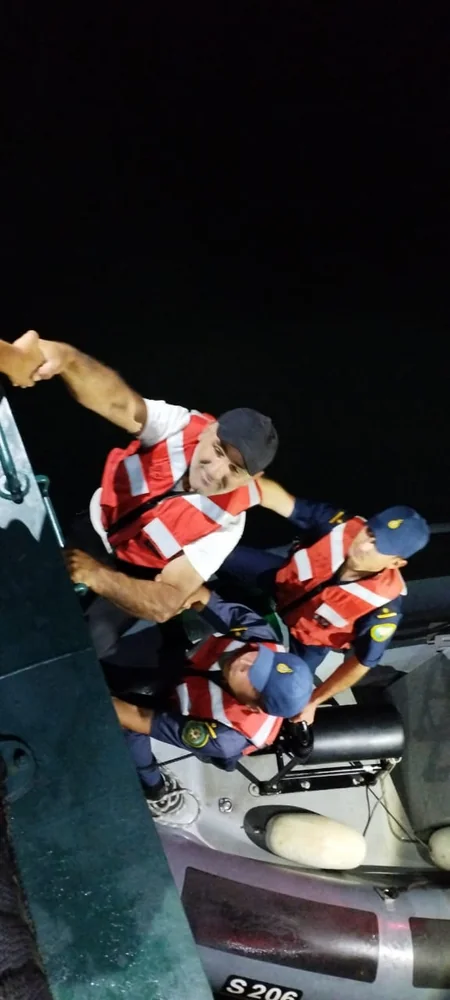 Dənizdə köməksiz qalan Lənkəran sakini xilas edilib