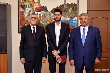 Azərbaycanın Universiadada yüksək nəticələr göstərən idmançıları və onların məşqçiləri mükafatlandırılıblar