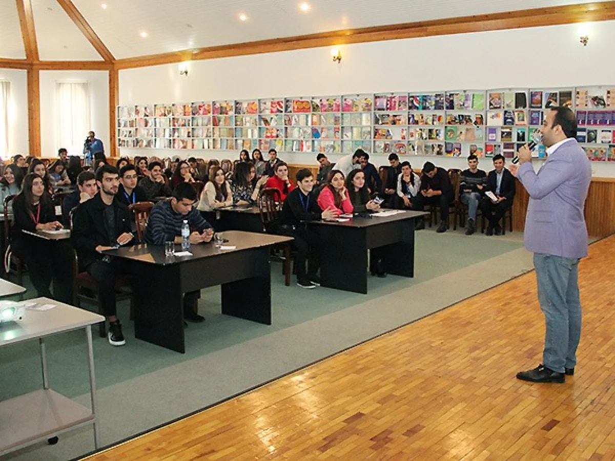Bakıda keçiriləcək Avropa Liqasının finalı ilə bağlı tələbələrlə görüş keçirilib