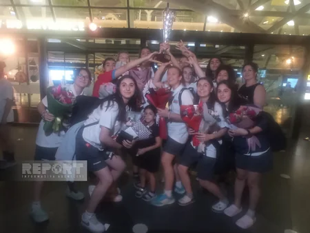 Basketbol üzrə Avropa çempionu olmuş Azərbaycan millisi Vətənə qayıdıb