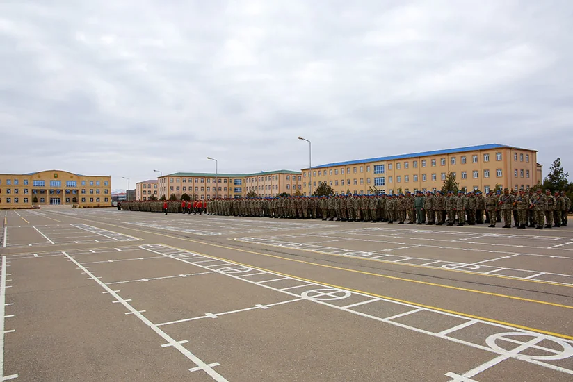 Vətən müharibəsində iştirak edən hərbçilər təltif olunublar