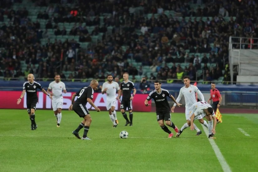 Лига чемпионов УЕФА: Агдамский клуб Карабах принимает итальянскую команду Рома