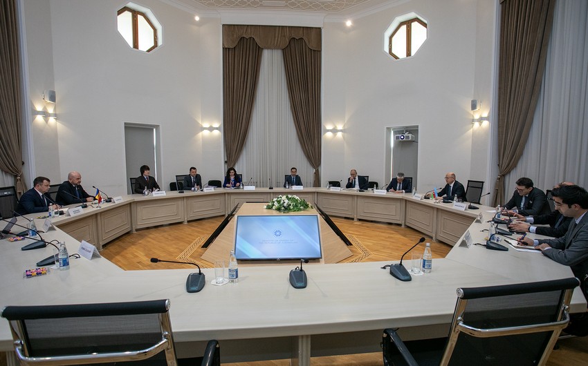 Azerbaijan and Moldova mull energy cooperation