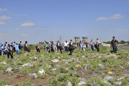 Bir sıra bölgələrdə çay sahilləri tullantılardan təmizlənib