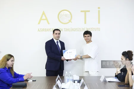 Jurnalistlər AQTİ-nin fəaliyyəti barədə məlumatlandırılıb