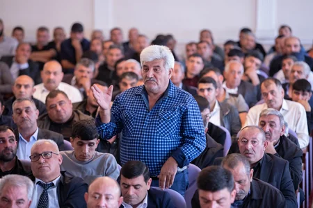 Azərbaycanda taxıl biçininə hazırlıqla bağlı mexanizatorlarla görüşlərə başlanılıb