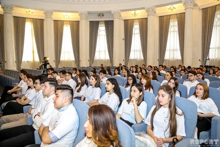 Gənc diplomatlar hərəkat yaradıblar - FOTOLAR