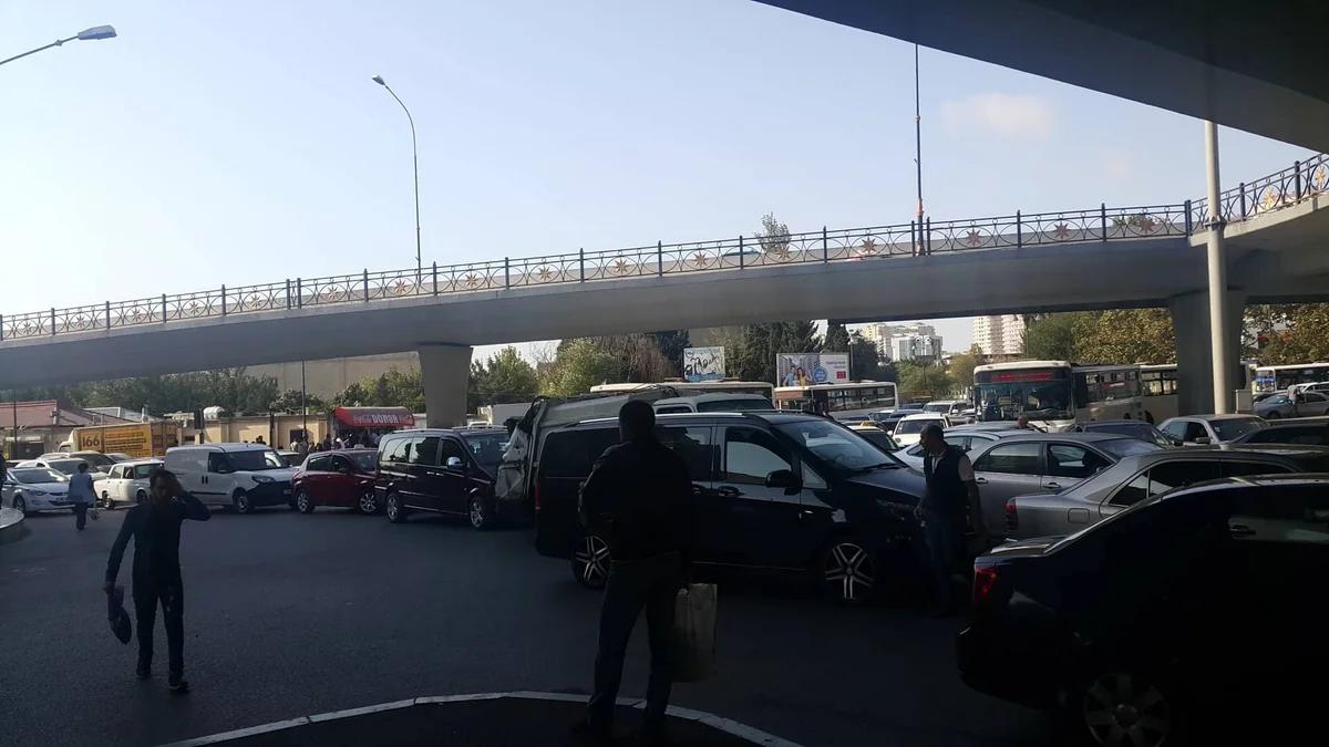 Bakının əksər yollarında tıxac yaranıb