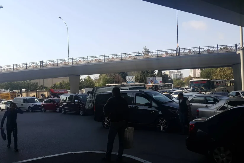 Bakının əksər yollarında tıxac yaranıb