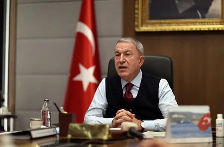 Hulusi Akar discusses situation in Ukraine with army commanders