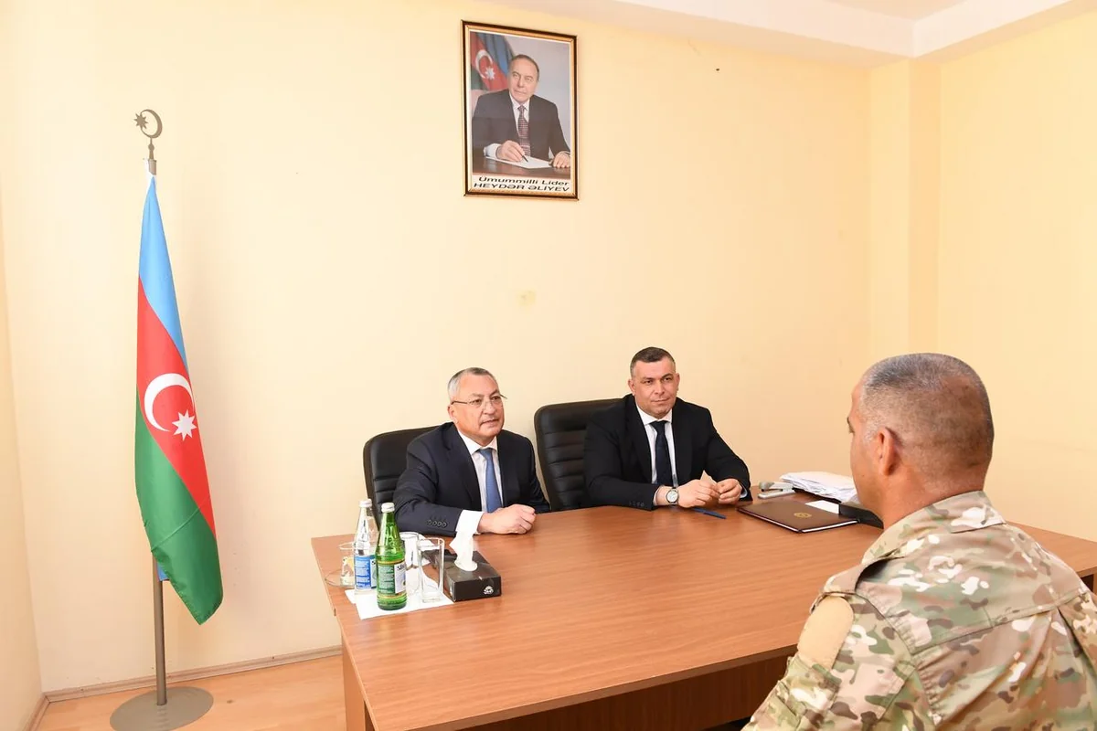 Rövşən Rzayev Yevlaxda vətəndaşları qəbul edib