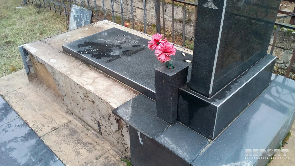 Şamaxıda qəbir daşları oğurlanıb