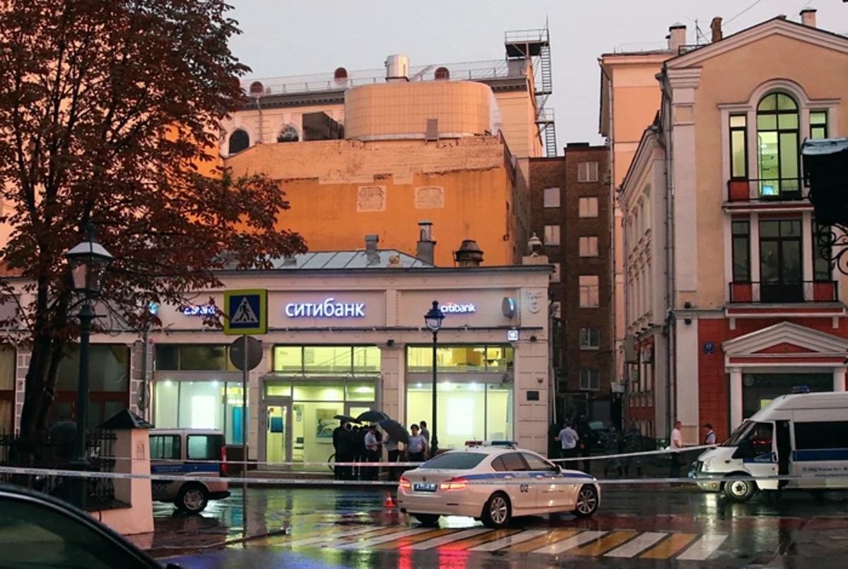 Захватчик-армянин банка в центре Москвы сдался полиции
