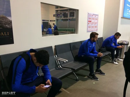 Azərbaycan yığması UEFA Millətlər Liqasında oyununu keçirmək üçün yollandığı Farer adalarına çatıb - FOTO