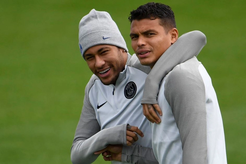 Неймар и Тьяго Силва из-за коронавируса вернулись в Бразилию