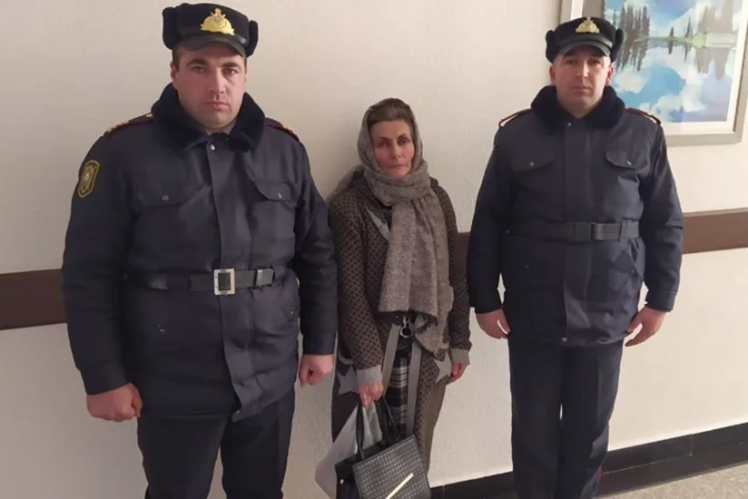 İtkin düşən eşitmə və danışma qabiliyyəti olmayan qadın tapıldı