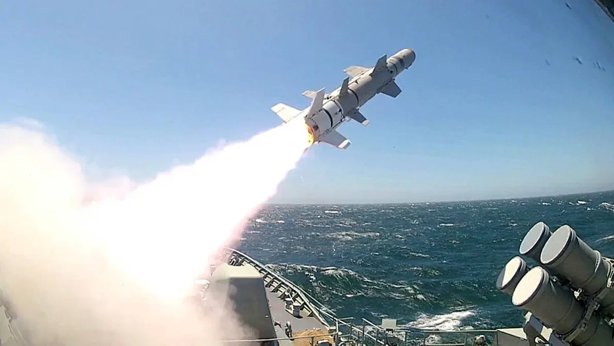 Canadian warship missile test aborted mid-flight after communication failure