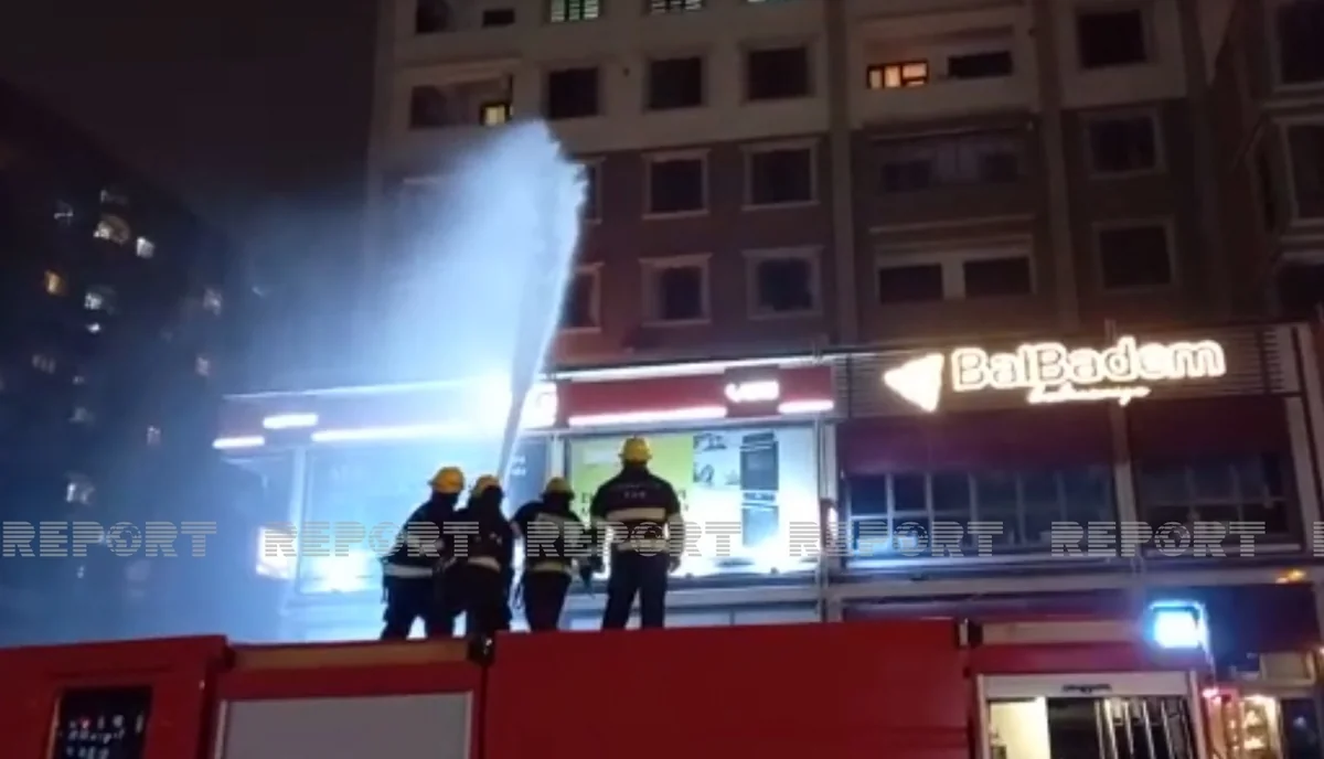Bakıda yaşayış binasında yanğın başlayıb
