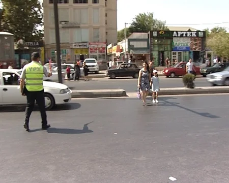 DYP Bakıda avtobus dayanacaqlarını zəbt edən sürücülərə xəbərdarlıq edib