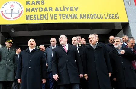 Qarsda Heydər Əliyev adına Peşə Liseyinin açılışı olub