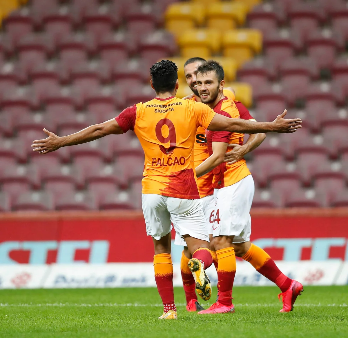 Qalatasaray mövsümə qələbə ilə başladı