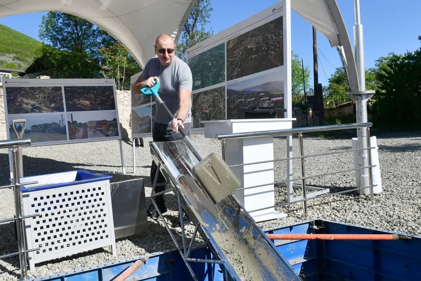 İlham Əliyev və Mehriban Əliyeva Tuğ kəndində İnzibati Mərkəzin təməlinin qoyulması mərasimində iştirak ediblər