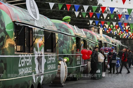 Böyük zəfərin yarmarkasından - FOTOREPORTAJ