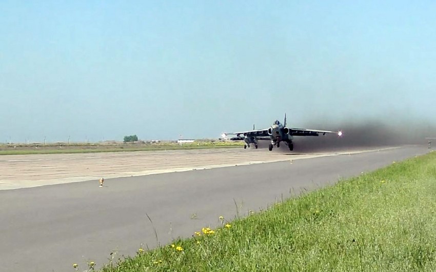 Azərbaycanın hərbi pilotları təlim-məşq uçuşları icra ediblər