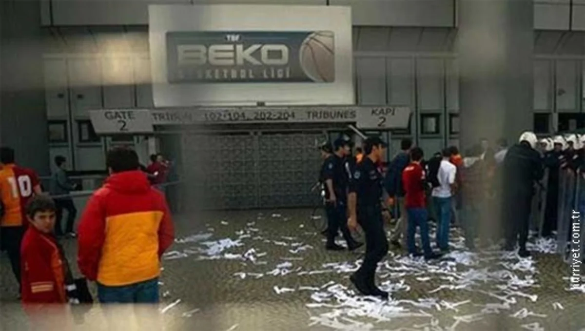 Serbiyanın Srvena Zvezda klubunun azarkeşi Qalatasarayla oyun öncəsi Türkiyədə qətlə yetirilib