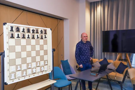 Tanınmış mütəxəssis Azərbaycan Şahmat Federasiyasının dəvəti ilə Bakıya gəlib