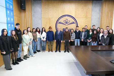 Gənclərlə “Reza Deqatinin gözündə Xocalı Soyqırımı” adlı görüş keçirilib