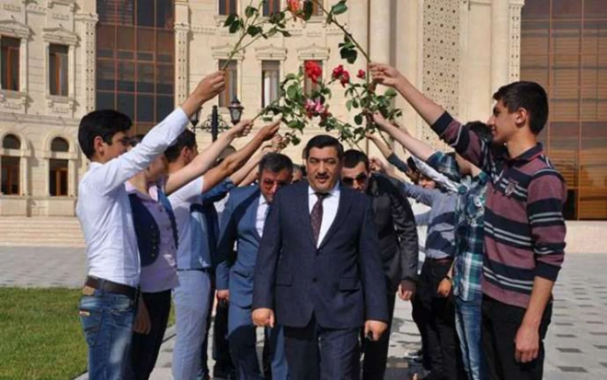 Keçmiş icra başçısının qohumu işdən çıxarılıb, onun rəisi isə polis orqanlarından qovulub